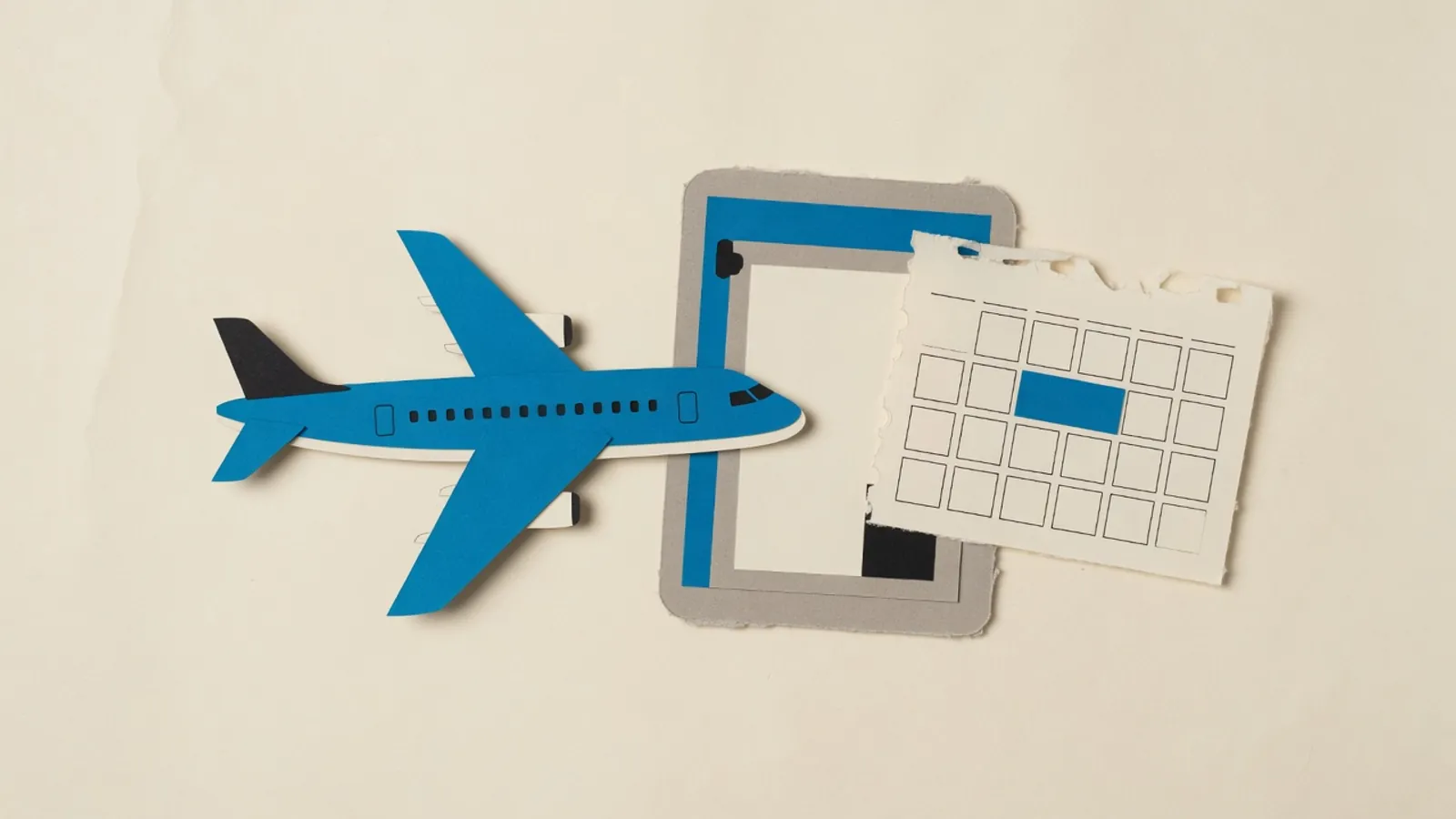 Simplified airplane beside a blank club membership pass and a weekend calendar with one highlighted block.
